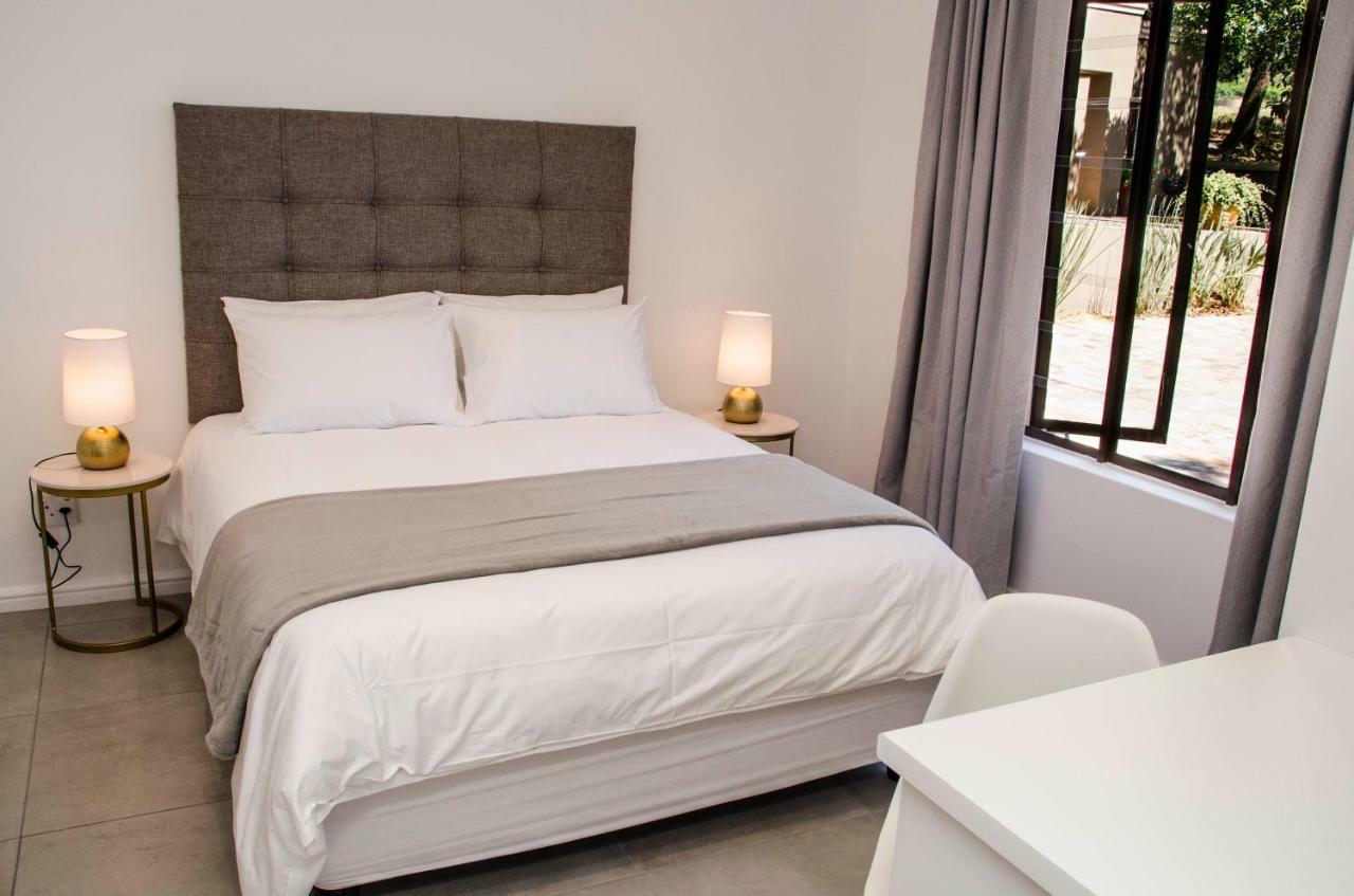 Lavinia Lifestyle Villa สเตลเลนบอช ภายนอก รูปภาพ
